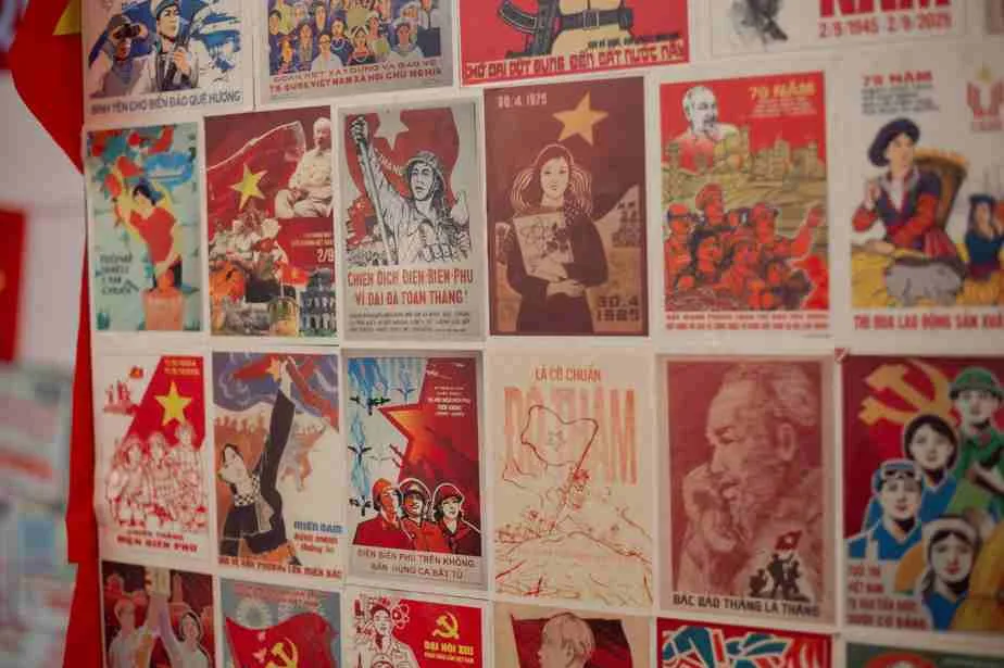 communism versus capitalism strengths and weaknesses comparison