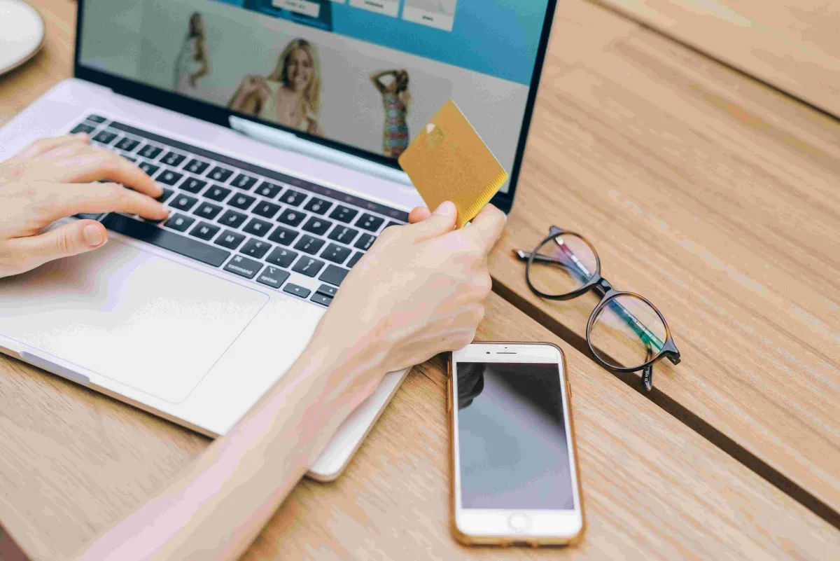 Credit Cards Interest Rates, Complete Guide to APR, Trends and How to Pay Less