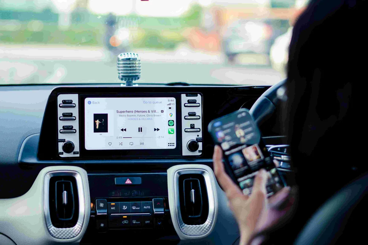 Best CarPlay Apps for Navigation, Music, Podcasts and Safer Driving