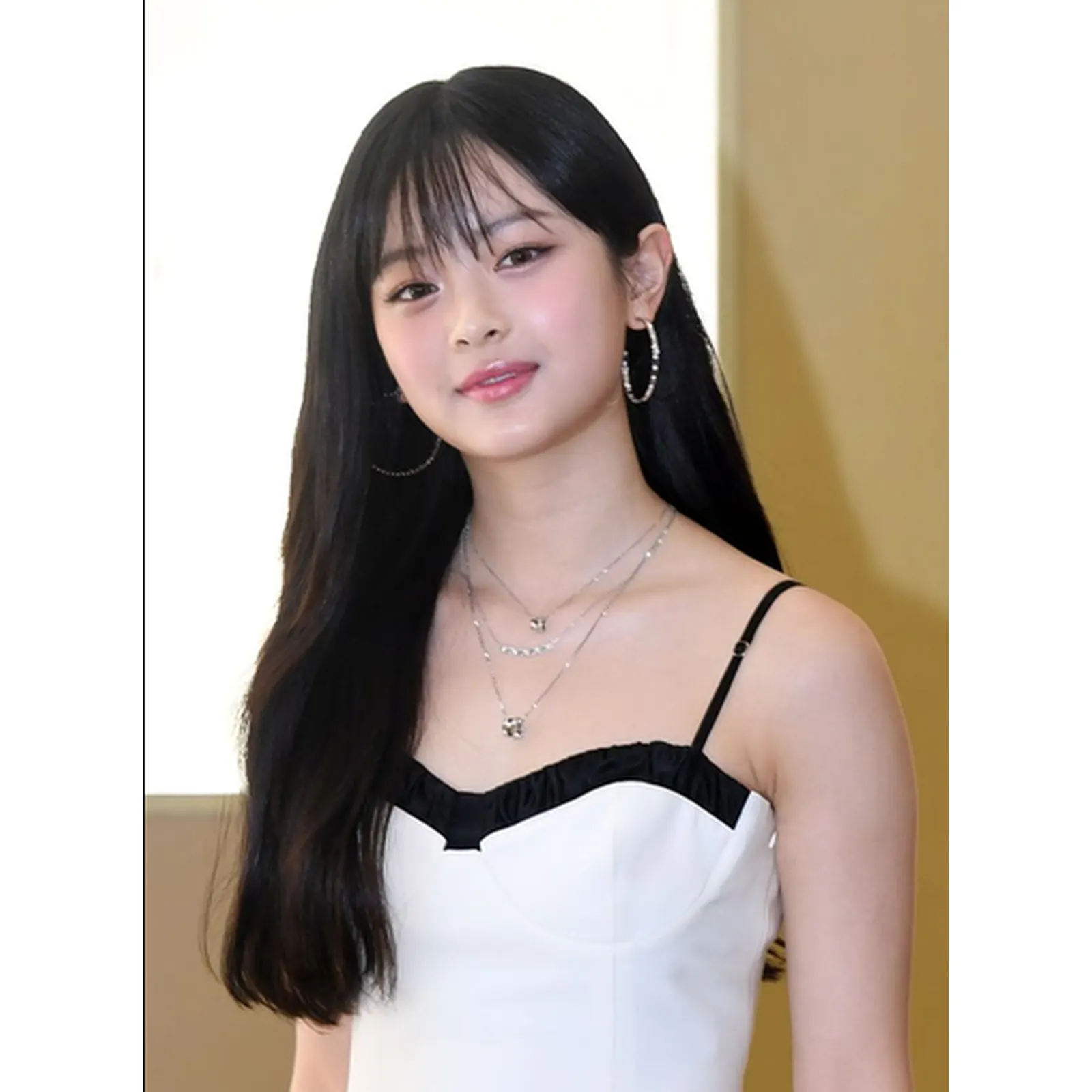 Hanni Pham biography profile